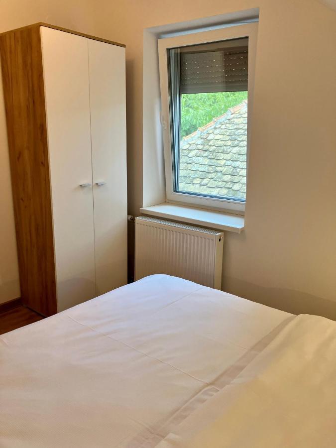 نوفي ساد Petlov Salas Rooms المظهر الخارجي الصورة