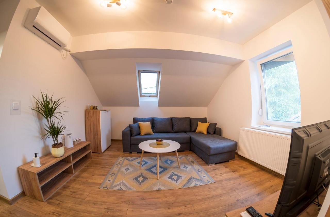 نوفي ساد Petlov Salas Rooms المظهر الخارجي الصورة