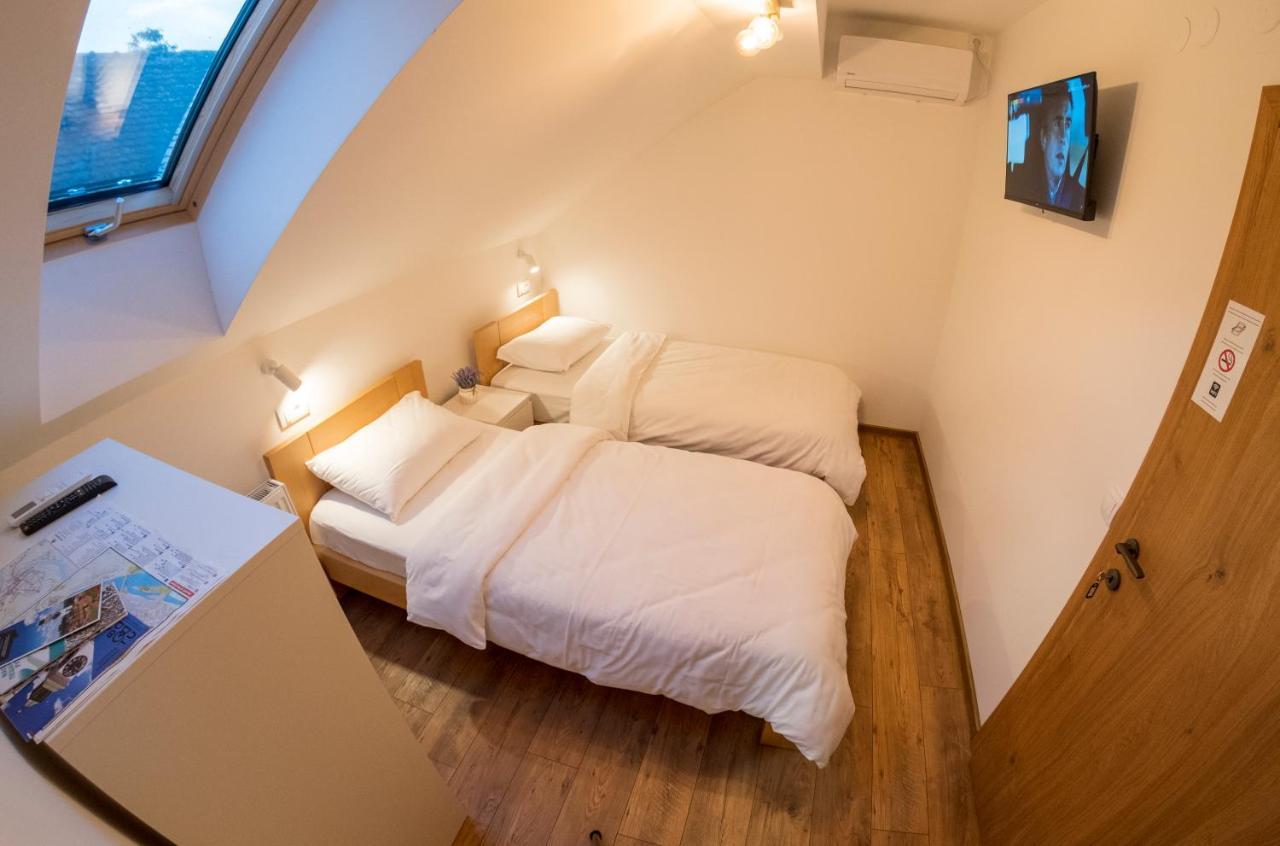 نوفي ساد Petlov Salas Rooms المظهر الخارجي الصورة