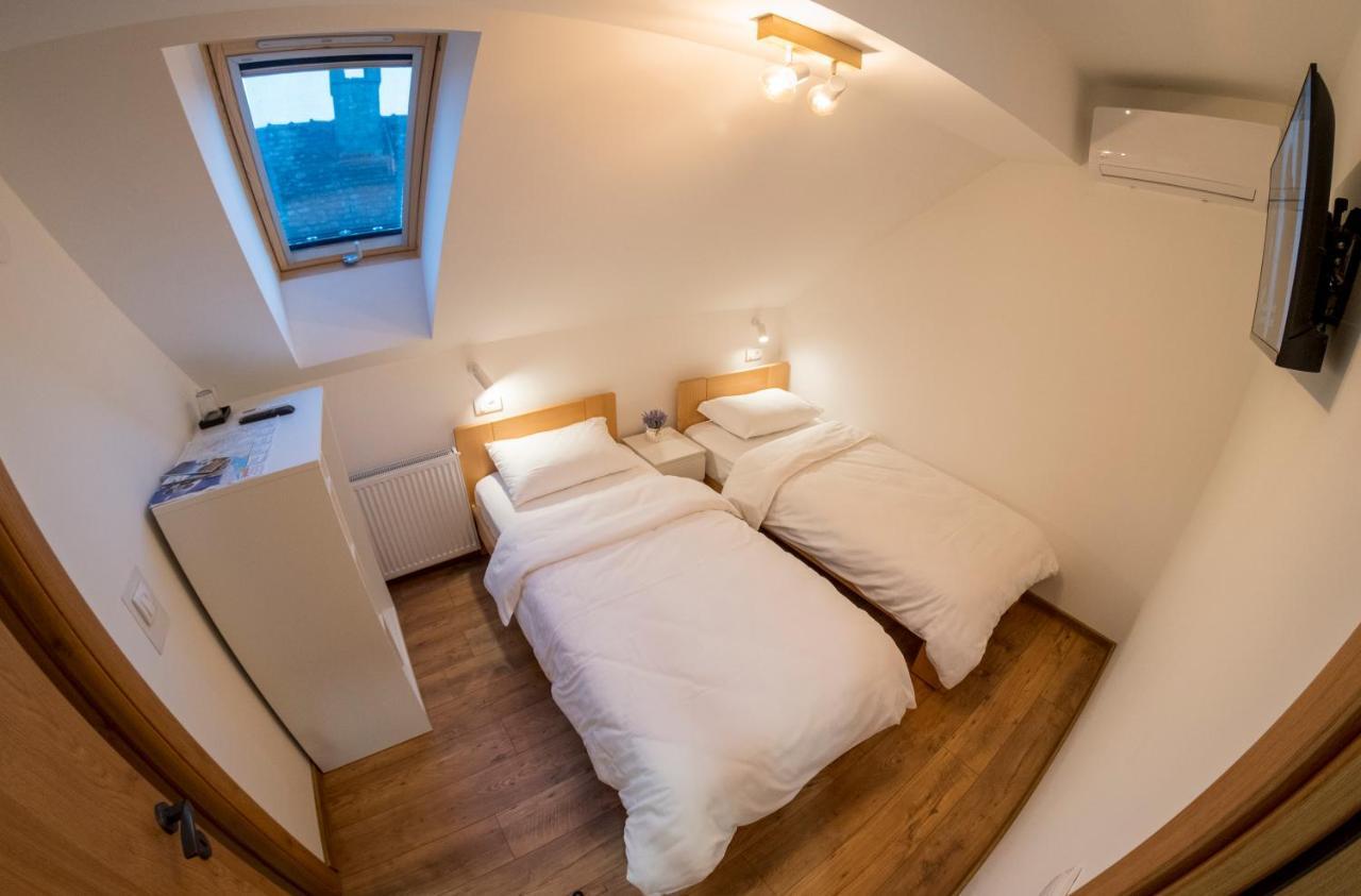 نوفي ساد Petlov Salas Rooms المظهر الخارجي الصورة